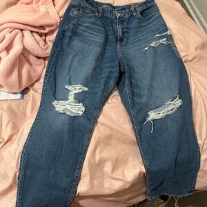American Eagle Curvy Mom Jeans (Super High Rise)